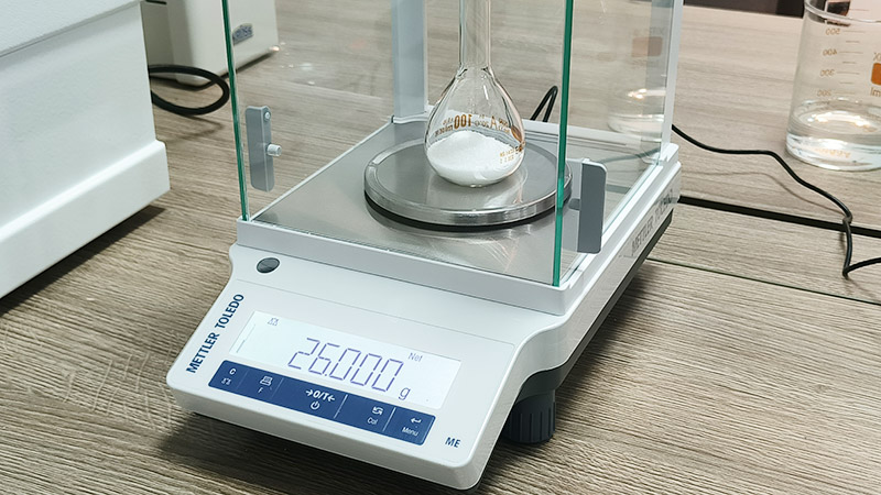 cân và bình chuyên dụng đo độ pol đường