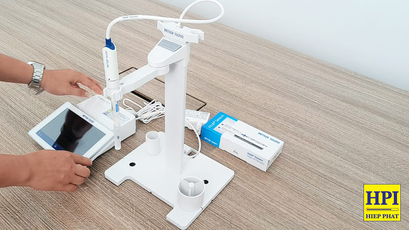 Thao tác với thiết bị đo pH